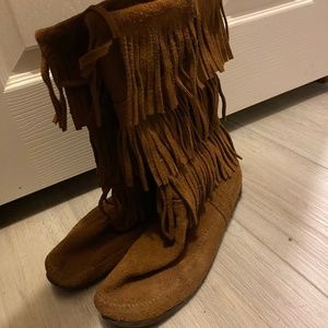 Minetonka Fringe Moccasin Boot